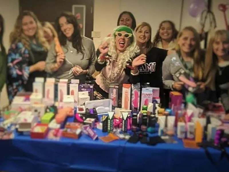 fiesta de cumpleaños con reunion tuppersex